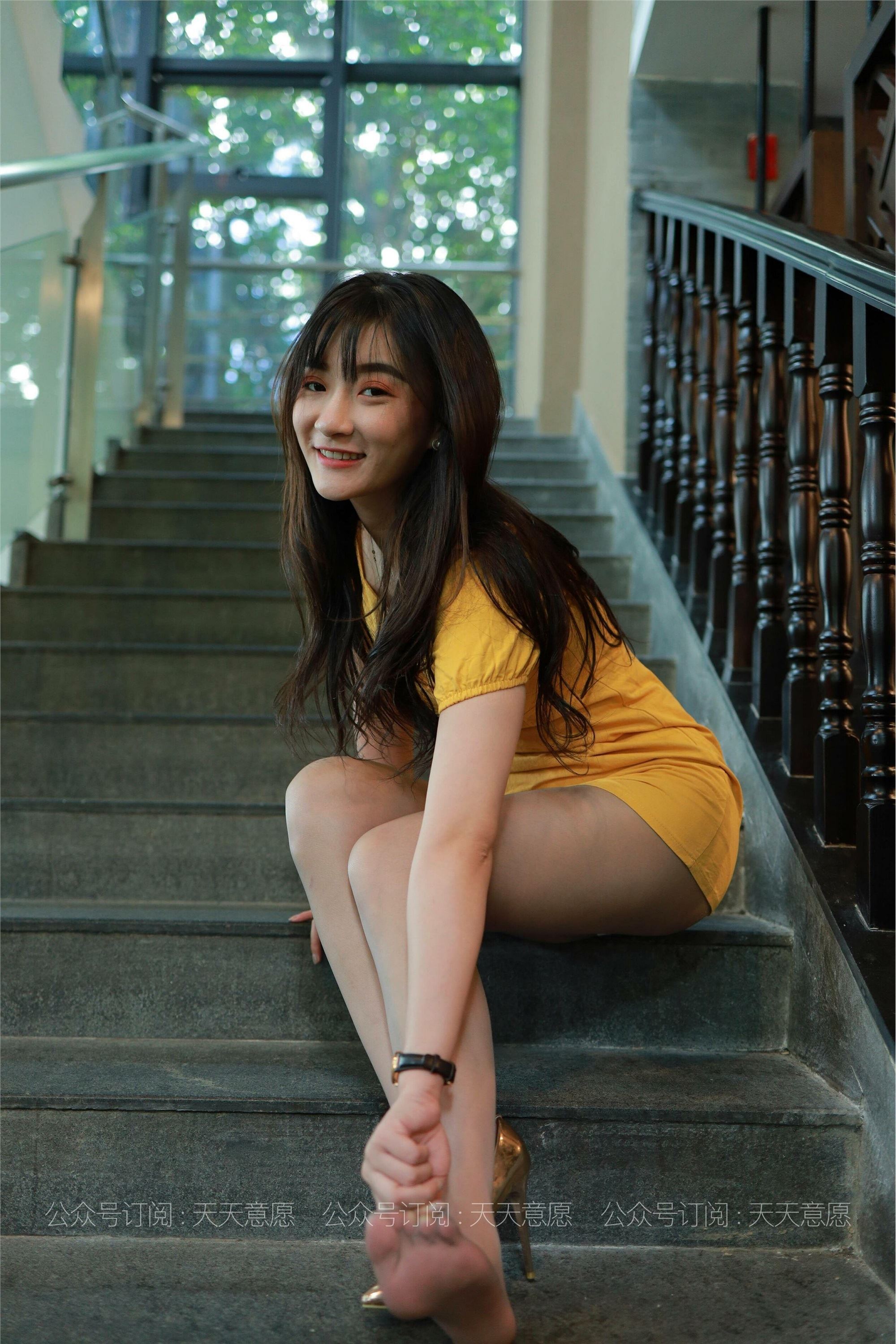 IESS异思趣向 - 模特：秋秋《蛋黄的长裙》